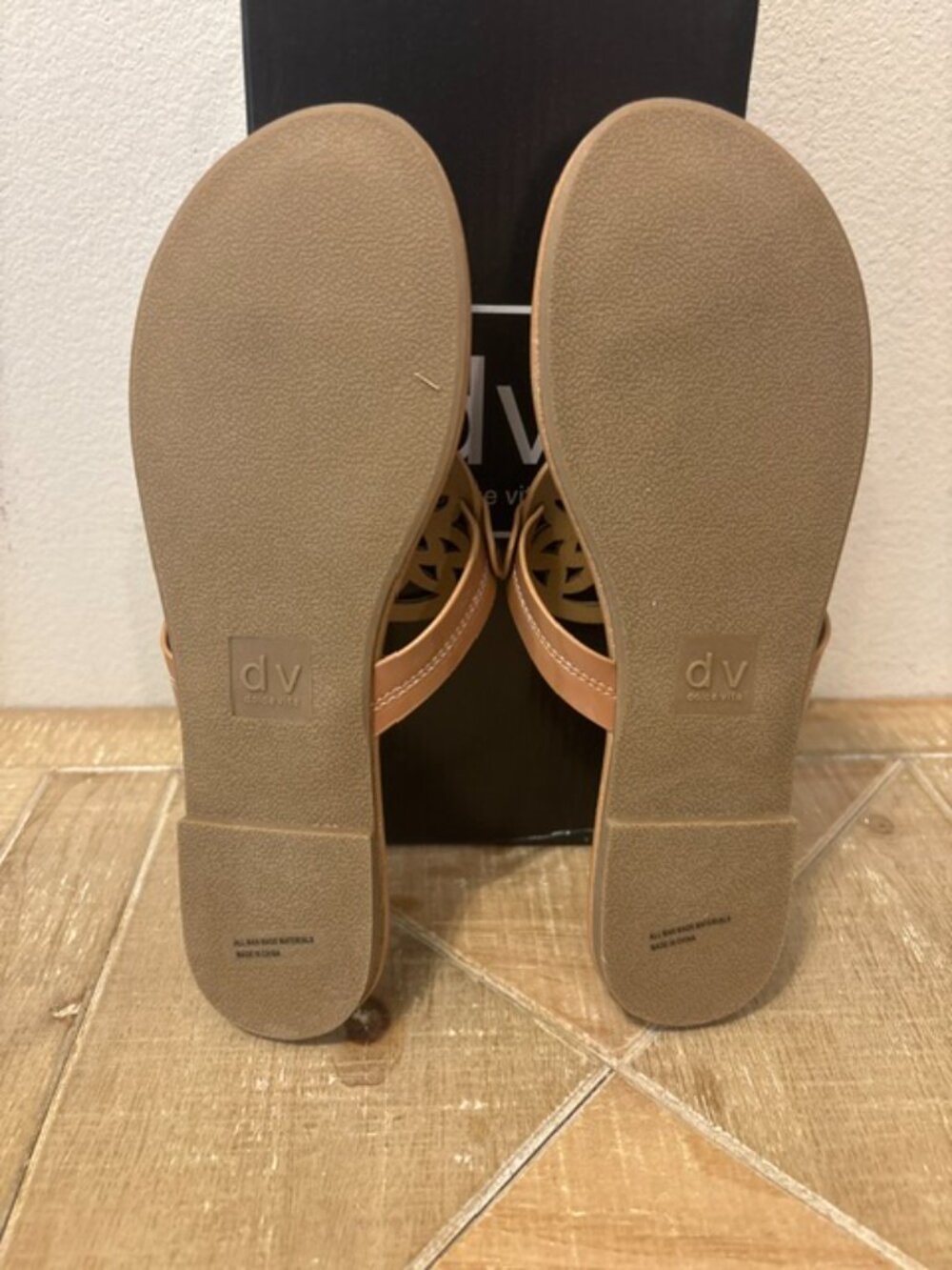 NEW Dolce Vita Gotie Café Patent Sandals Sizes: 6.5, 8, 9 - Picture 5 of 5